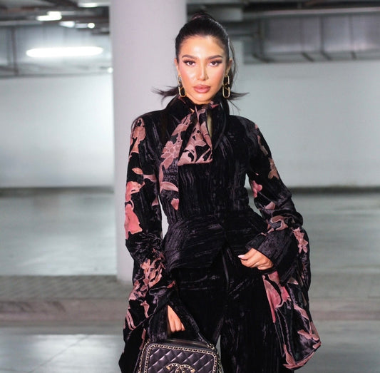 Rosy black velvet