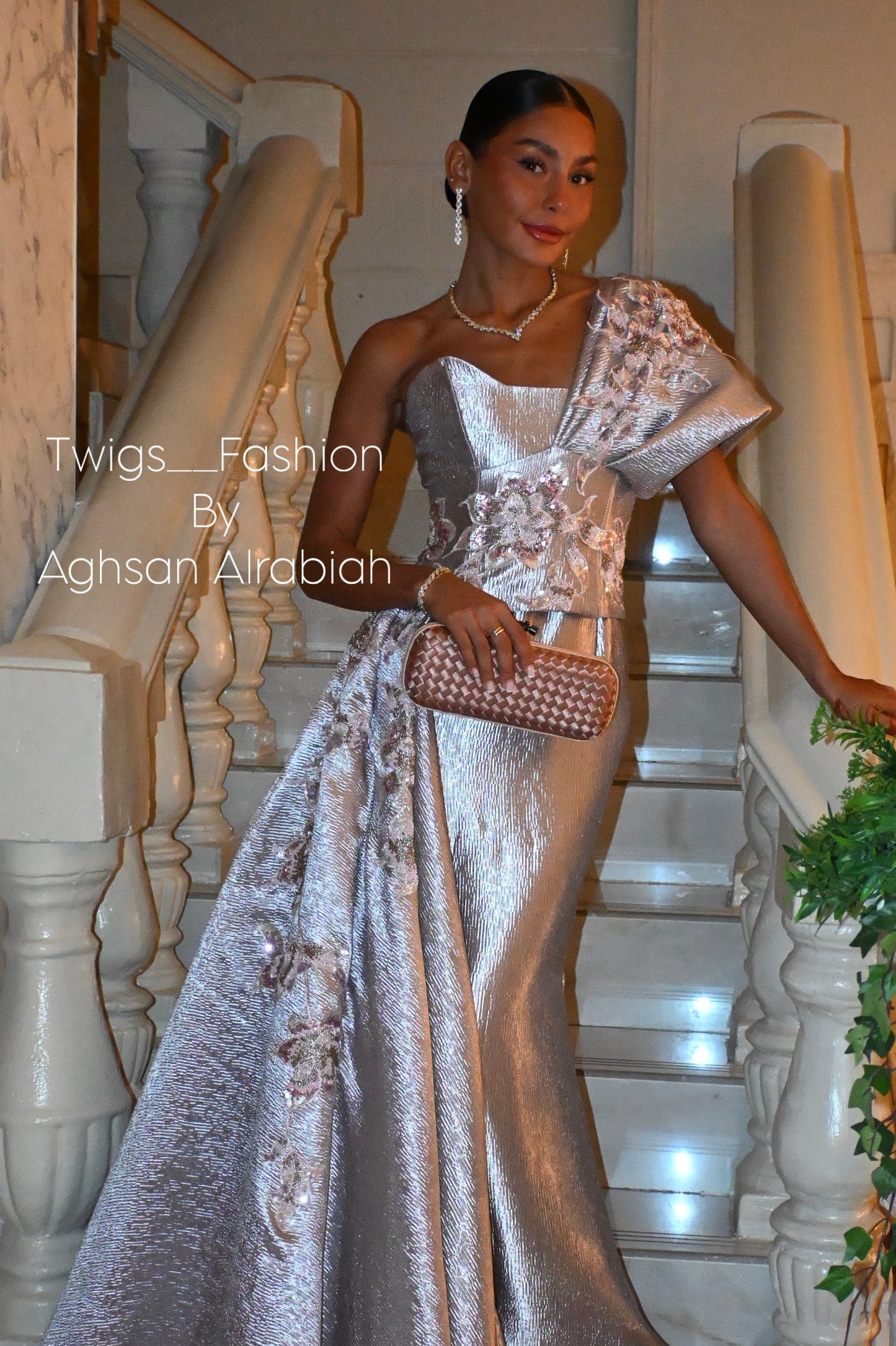 One_shoulder silver gown
