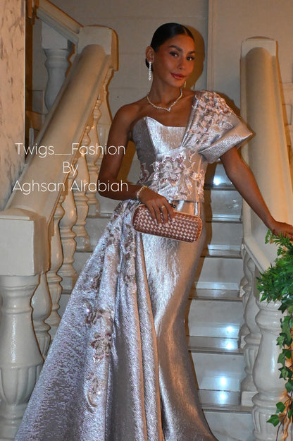 One_shoulder silver gown