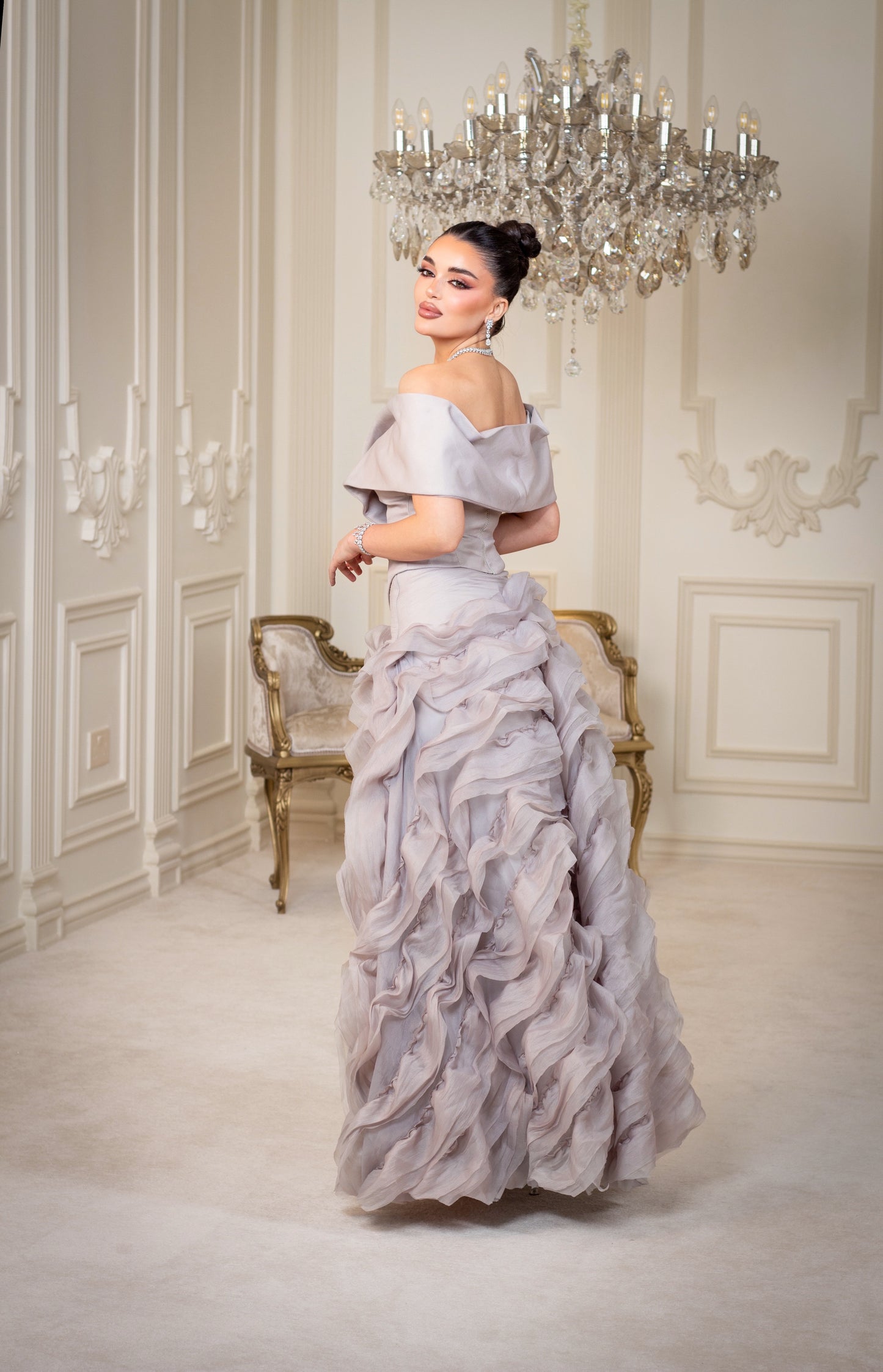 Little bride in nude grey